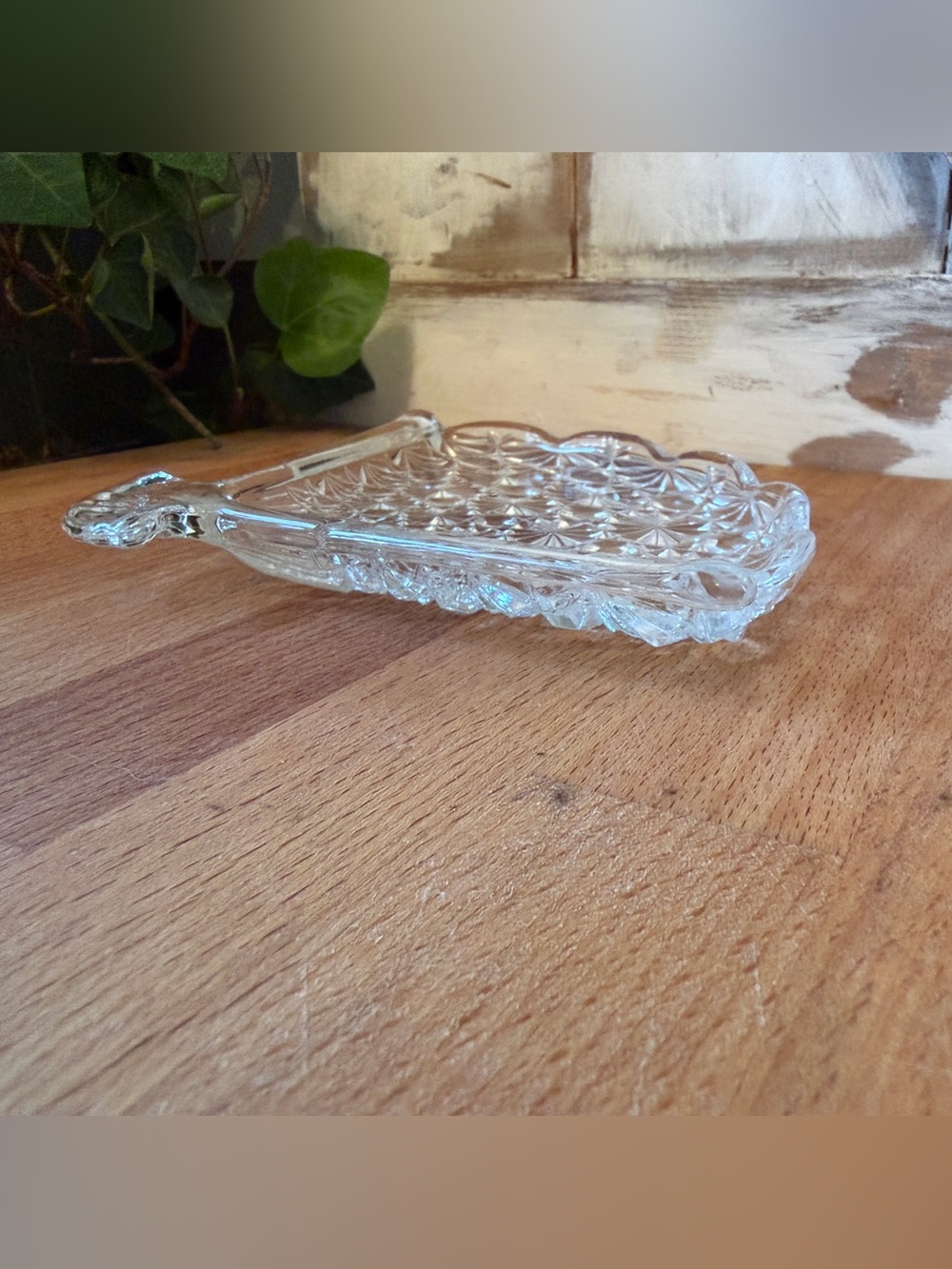 Avon Fan Dish - Picture 3 of 5